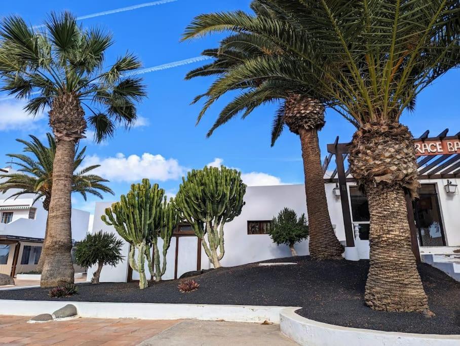 Charming Flat In Los Molinos With Terrace & Pools, Near Playa Bastian Costa Teguise Eksteriør bilde